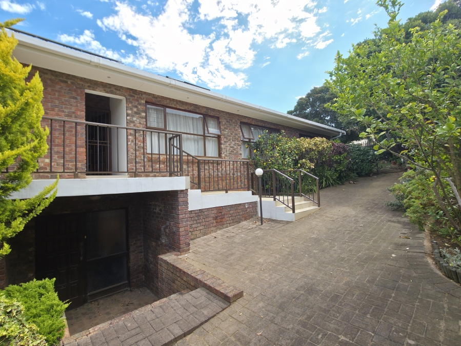 6 Bedroom Property for Sale in Jeffreys Bay Central Eastern Cape